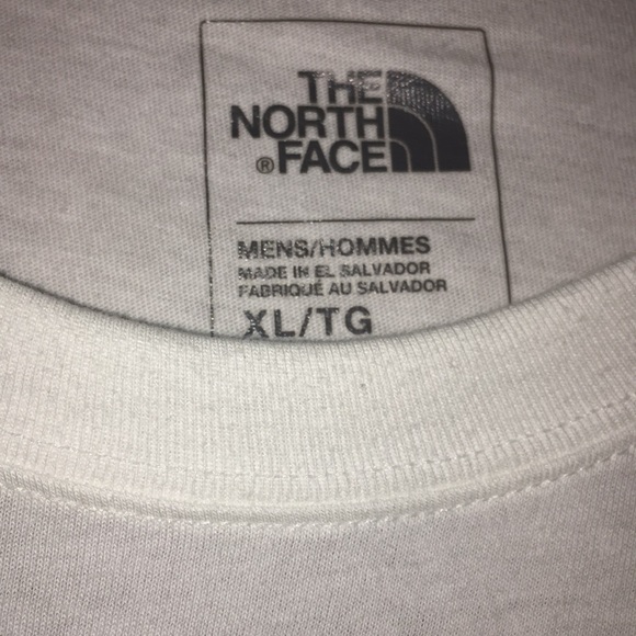 🔥🔥Beautiful new North Face t-shirt white/ Red - Picture 4 of 5